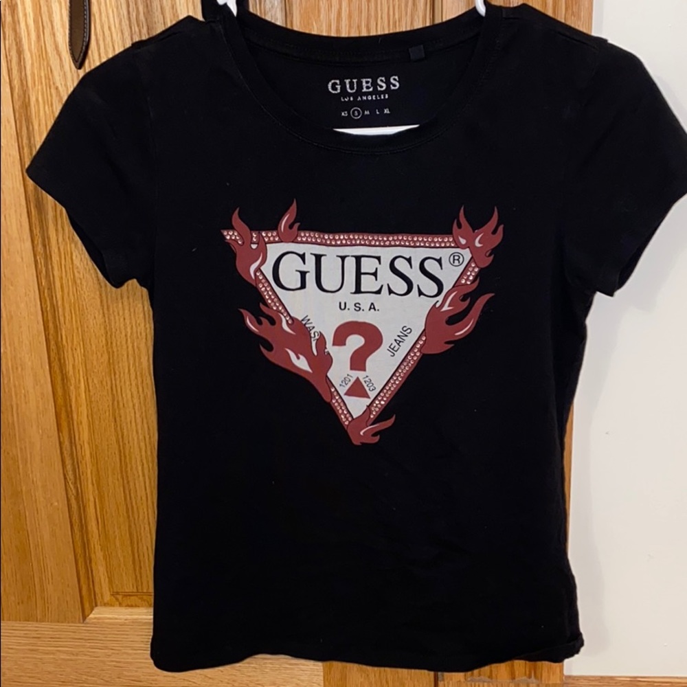 Guess black tee